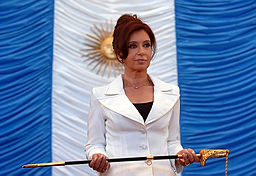 Cristina Fernández de Kirchner, President of Argentina in her role as Commander in Chief of the Armed Forces, carrying a Rechkemmer. Presidencia de la Nación Argentina [CC BY 2.0 (http://creativecommons.org/licenses/by/2.0)], via Wikimedia Commons